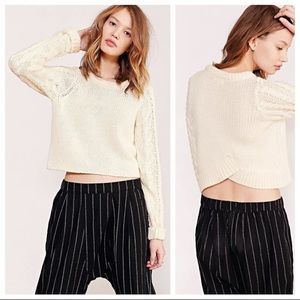 5/$25 SILENCE + NOISE UO cream cropped sweater top